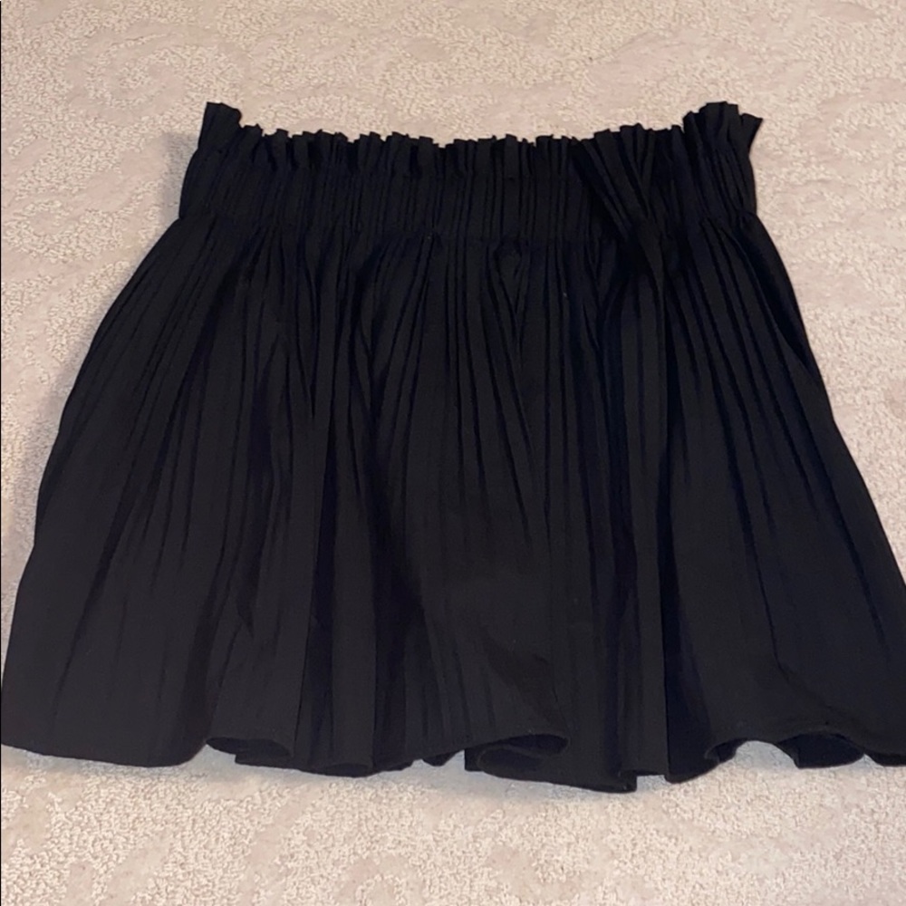 Never worn Zara black pleated skirt